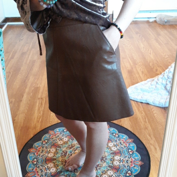 Zara Dresses & Skirts - Zara brown (faux)leather skirt, pockets